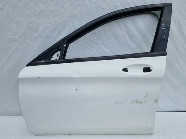 Portiera usa stanga fata culoare alba Mercedes C-Class (2014->) [W205]