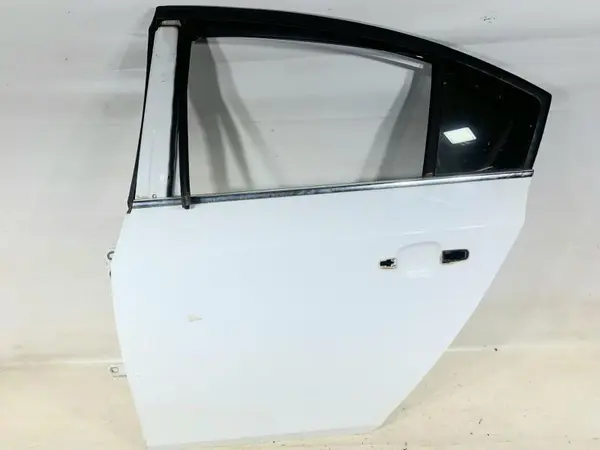 Portiera usa stanga spate culoare alba Chevrolet Cruze (2012->) [J308]
