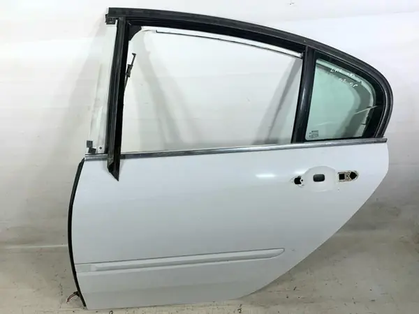 Portiera usa stanga spate culoare alba Renault Laguna 3 facelift (2010-2013)