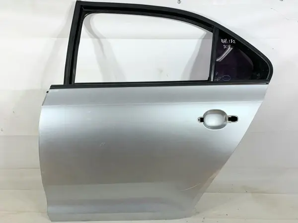 Portiera usa stanga spate culoare argintie - la7w Skoda Rapid (2012-2017)