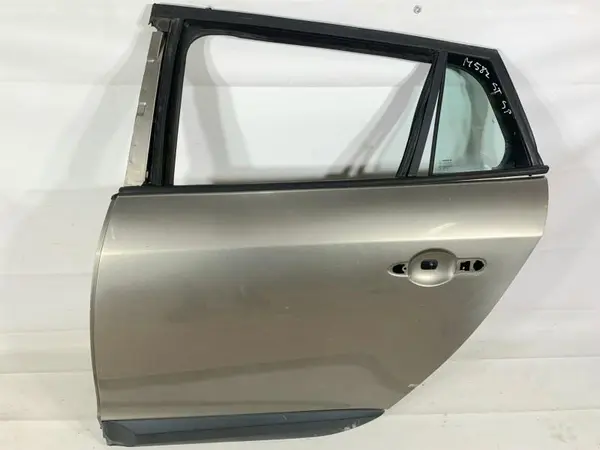 Portiera usa stanga spate culoare crem Renault Megane 3 (2008-2012)