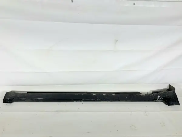 Prag dreapta culoare negru - lc9x Volkswagen Passat B7 (2010-2014)