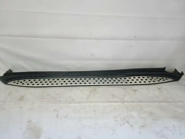 Prag dreapta culoare negru obsidian - 197 Mercedes ML (2009-2011)[w164] facelift