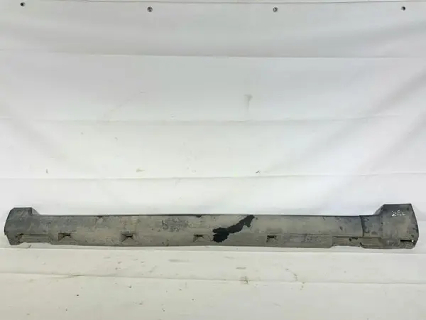 Prag stanga culoare argintie - la7w Volkswagen Passat B6 3C (2005-2010)