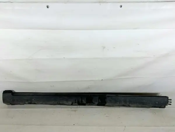 Prag stanga culoare negru - lc9x Volkswagen Passat B6 3C (2005-2010)
