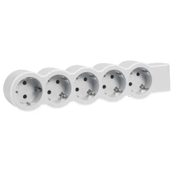 Prelungitor 5 prize fara cordon Legrand 694577