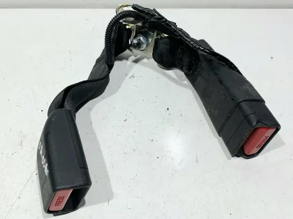 Pretensioner centura de siguranta dreapta si mijloc spate Toyota Corolla (2012-2018)