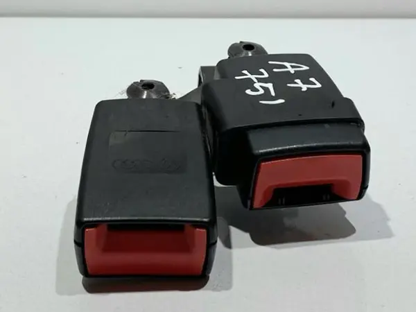 Pretensioner centura de siguranta stanga si mijloc spate 4G0857739 Audi A6 Allroad (2012-2014) [4GH]