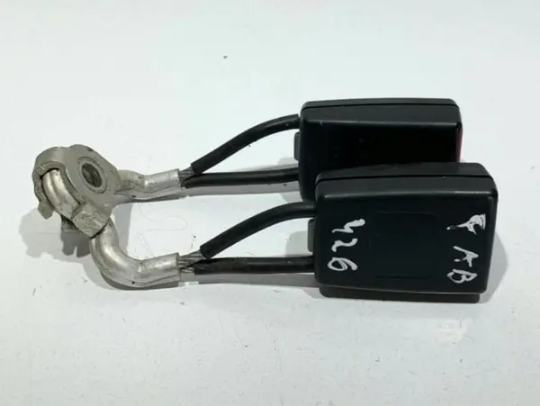 Pretensioner centura de siguranta stanga si mijloc spate 5J6857488 Skoda Fabia 2 facelift (2010-2014)