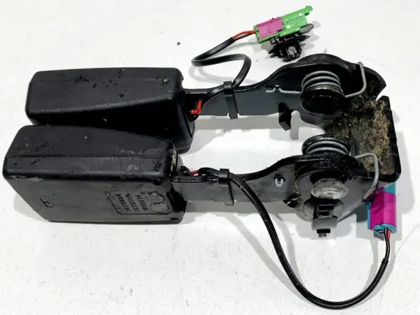 Pretensioner centura stanga si mijloc spate 34130684 Volvo XC60 (2008-2013)