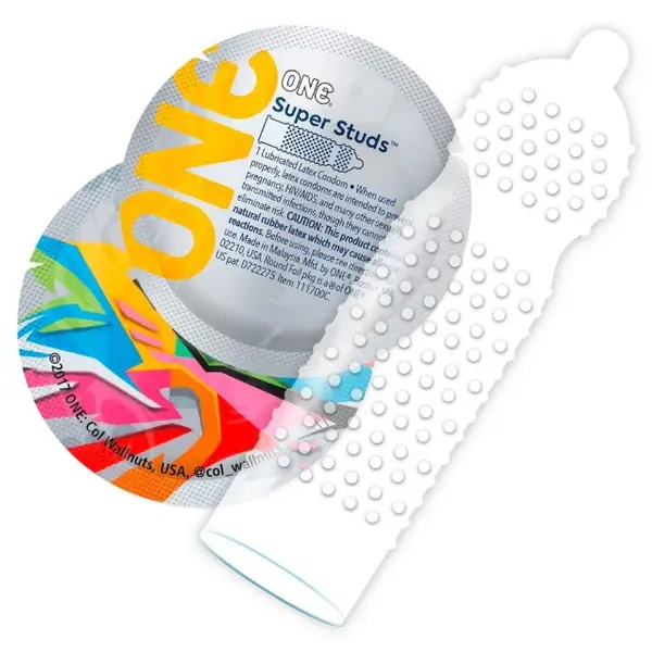 Prezervative ONE Super Studs, cu bile, din latex Sensatex, lubrifiate, diametru 53 mm, 12 buc