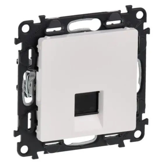 Priza RJ45 Legrand 753142, cat.6, UTP, IP21, IK04, alba