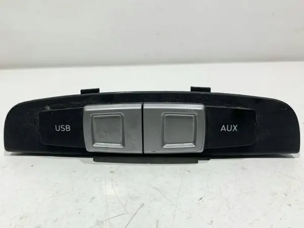 Priza usb / aux 1P0857563 Seat Leon 2 facelift (2009-2012)