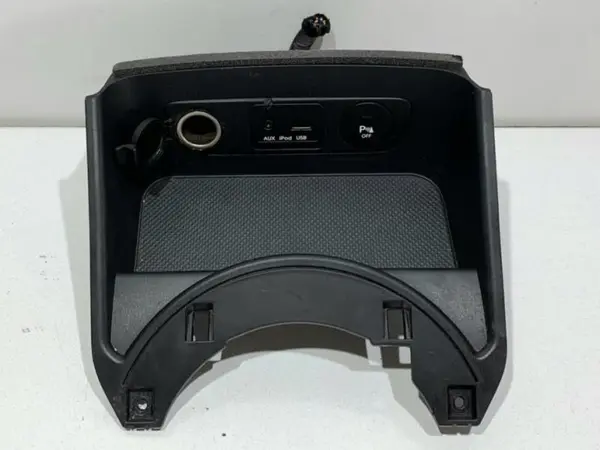 Priza usb / aux 84631-3W910 Kia Sportage (2010-2015)