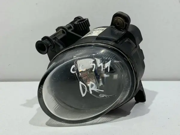 Proiector ceata dreapta 8T0941700 Volkswagen Passat CC (2008-2012)