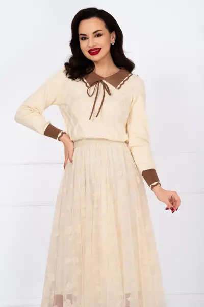 Pulover dama ecru din tricot fin June cu guler in contrast