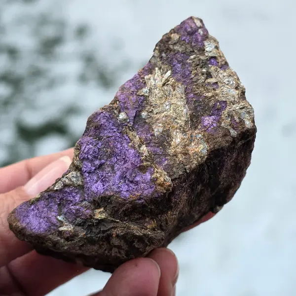 Purpurit metalic (din Namibia) piatra bruta model 7