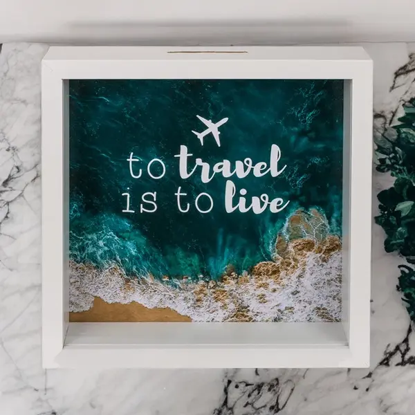 Pusculita To travel is to live