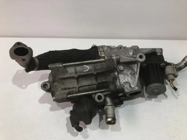 Racitor gaze egr fw93-9u438-aa Jaguar F-Pace (2016->) [X761] 3.0d 306dt euro 6