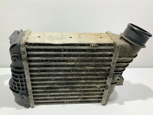 Radiator intercooler dreapta 4F0145806AF Audi A6 (2004-2011) [4F2, C6] 2.0 tdi CAHA