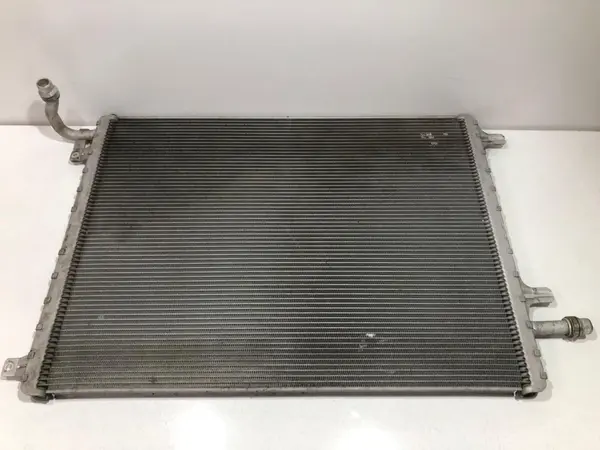 Radiator suplimentar apa j9c3-8k230-aa Land Rover Range Rover Evoque (2018->) [L551] 2.0 dth 180 cp awd