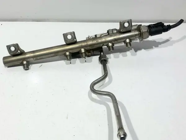 Rampa injectie 7537319 05 BMW Seria 1 (2004-2012) [E81, E87] 2.0i; 1.6 benzina N43b20a; N43B16
