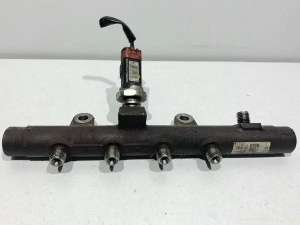 Rampa injectie 8200704212 Renault Megane 3 (2008-2012) 1.5 dci K9K (836) 110 cp