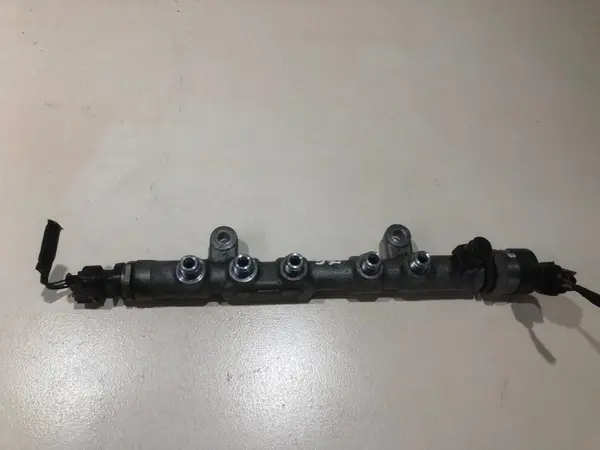 Rampa injectie g4d3-9d280-aa Land Rover Range Rover Evoque (2011-2018) 2.0d 204dtd