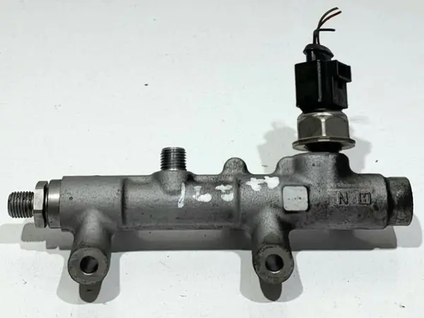 Rampa injectie stanga 059130089BT Volkswagen Touareg 2 (2010-2015) [7P] 3.0 tdi Crc