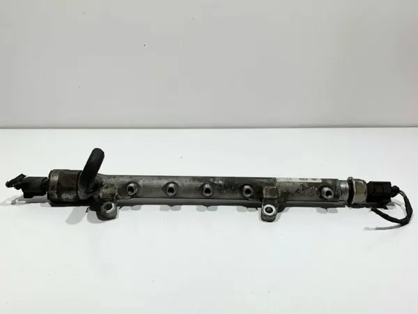 Rampa injectoare 03L130089B Volkswagen Passat B7 (2010-2014) 1.6 tdi CAYC