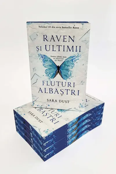 Raven și ultimii fluturi albaștri Volumul III - PRINTED EDGES