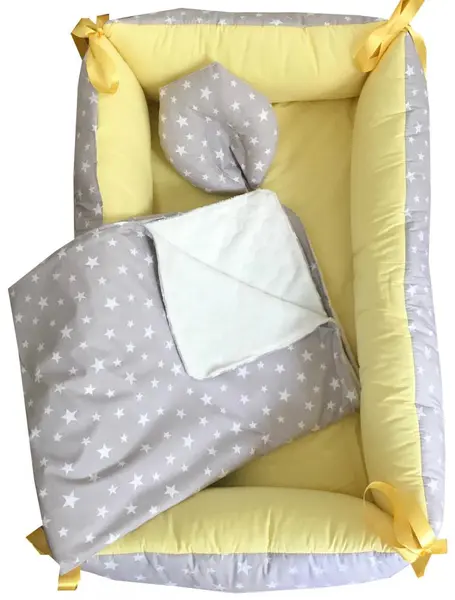 Reductor Bebe Bed Nest cu paturica si pernuta antiplagiocefalie Stelute grigalben