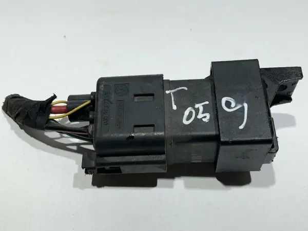 Releu bujii 038973721B Skoda Rapid (2012-2017) 1.6 tdi CAYC