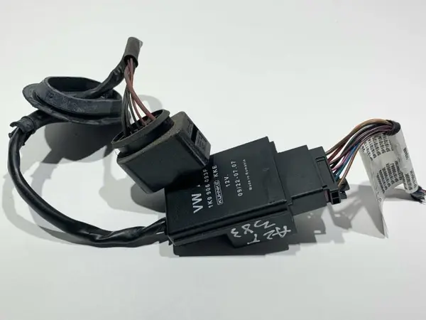 Releu pompa combustibil 1K0906093F Skoda Octavia 2 facelift (2008-2013)
