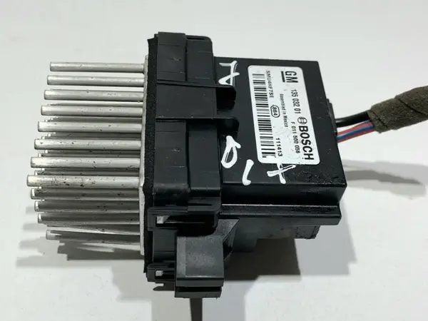 Releu ventilator bord 13503201 Opel Astra J (2009-2012) A17DTS LUD