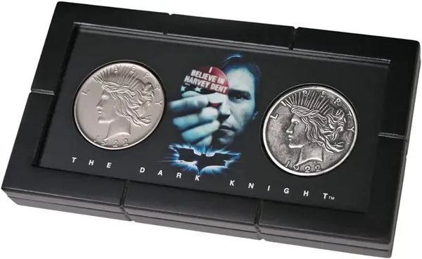 Replica The Noble Collection DC Comics: Batman - Harvey Dent & Two-Face Coins