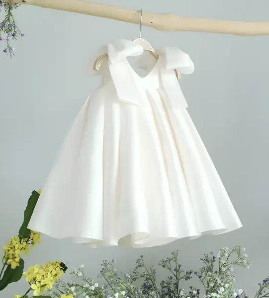 Rochie alba eleganta pentru fete, din tafta cu fundite pe umeri - Kiara