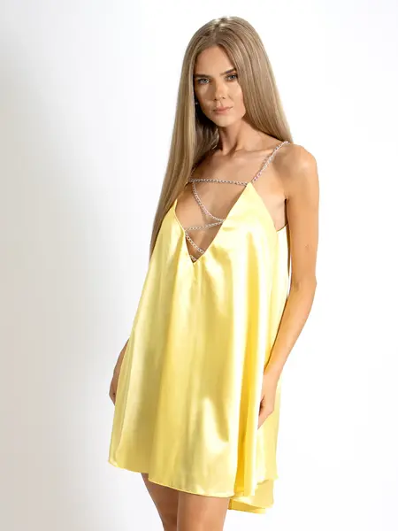 Rochie Bella, cu croi lejer tip clopot, decolteu in V si bretele din lant din Satin galben