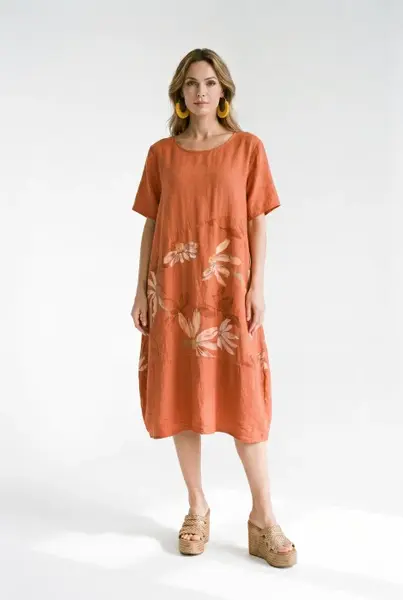 Rochie caramizie din in si vascoza cu croi balon si imprimeu floral ton-sur-ton