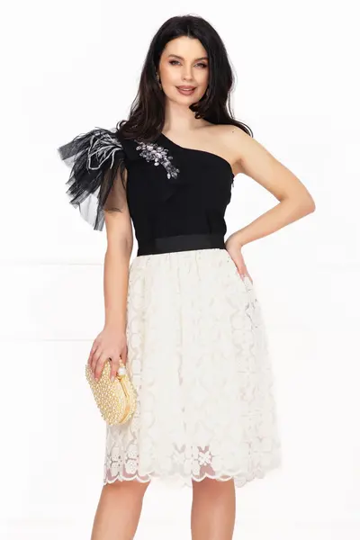 Rochie de ocazie bicolora in clos cu fulgi si pietre decorative