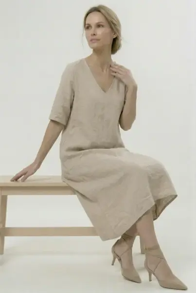 Rochie din in midi, croi lejer, decolteu in V, stil relaxat elegant, bej