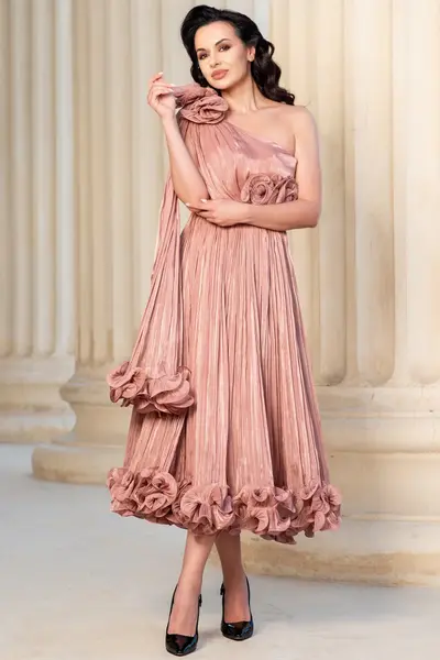 Rochie eleganta roz Caroline midi din voal peliculizat plisat