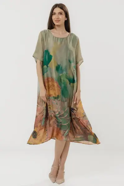 Rochie eleganta satinata A-line cu croiala lejera si imprimeu floral in tonuri bej-verde-oranj