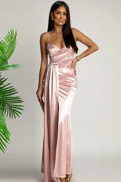 Rochie lunga satinata, OLyna, cu crapatura pe picior si fald, Roz pudrat, Marime S/M
