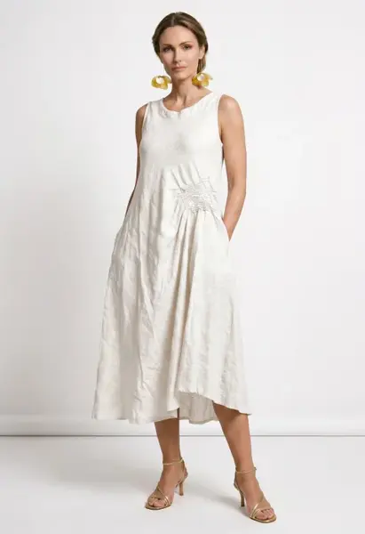 Rochie midi, asimetrica, din in, cu croiala ampla A-line si detaliu drapat, alba