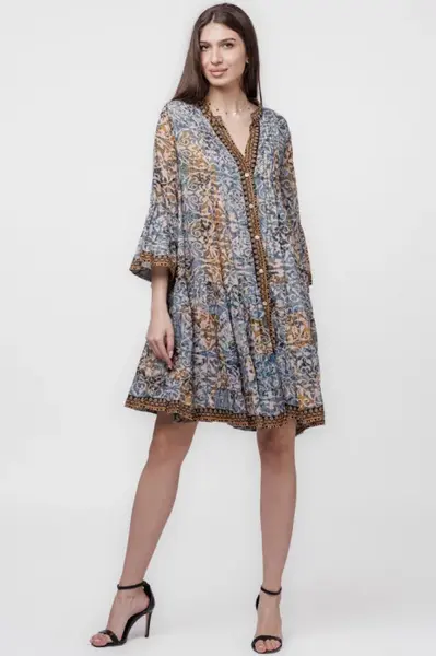 Rochie midi, cu volane, din batist de bumbac, cu imprimeu bleumarin-camel