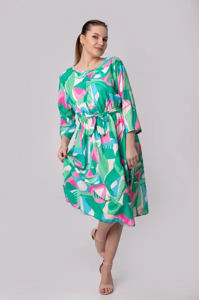 Rochie office verde cu imprimeuri geometrice roz si cordon in talie