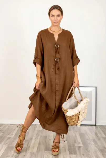 Rochie oversize din in, cu nasturi pe piept, maro