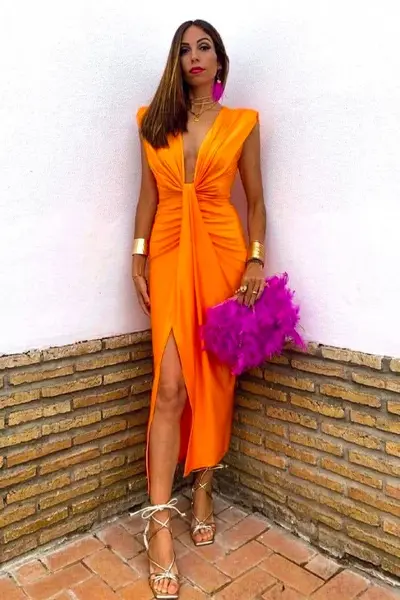 Rochie satinata Ilaria, croiala conica si decolteu adanc, Portocaliu, Marime S/M