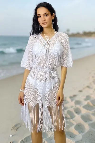 Rochie scurta de plaja Moya Sea, cu franjuri boho si efect brodat, Alb